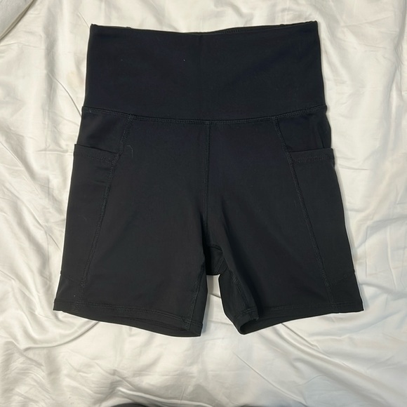 Women’s athletic shorts - Picture 1 of 7